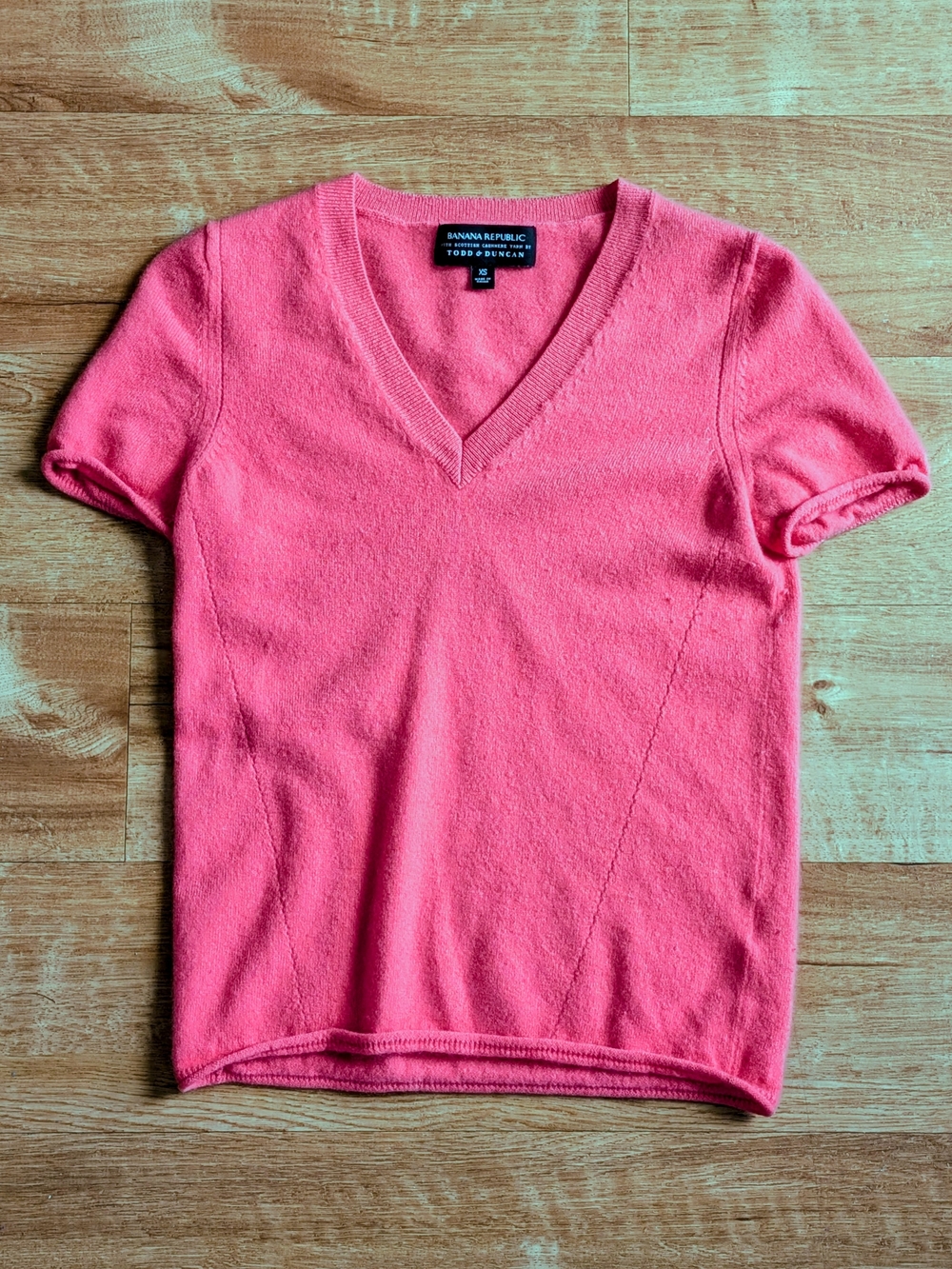 Banana Republic Pink V-Neck Short Sleeve Cashmere Sweater